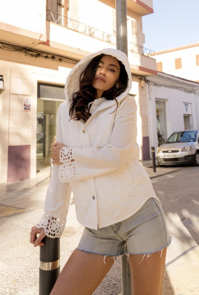 Acheter en ligne Veste Veste VARESSA blanc Veste Veste VARESSA blanc