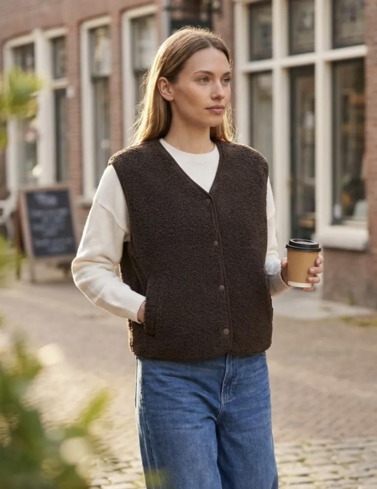 Acheter en ligne Gilets Gilet Ebba marron Gilets Gilet Ebba marron